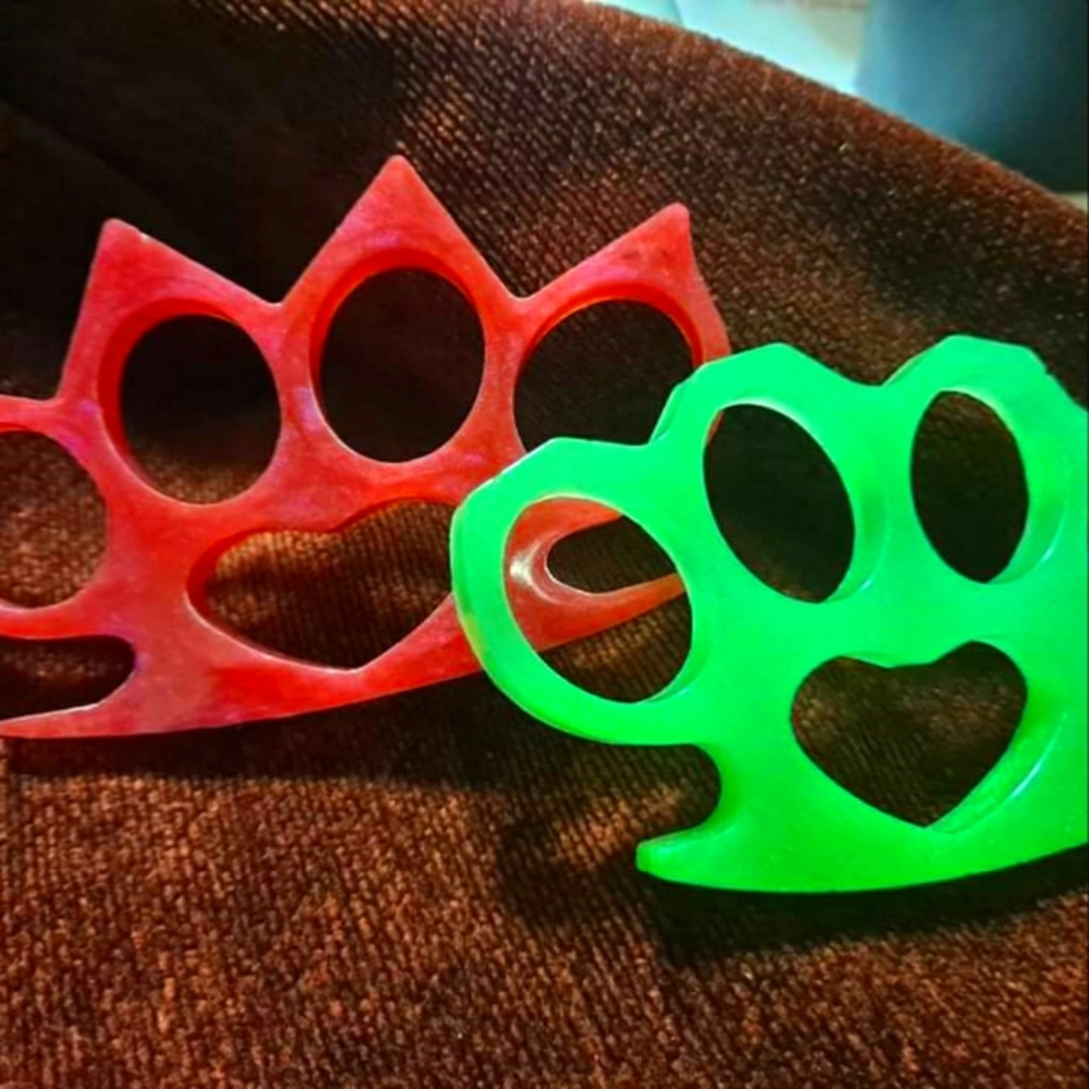 Personal self defense knuckles